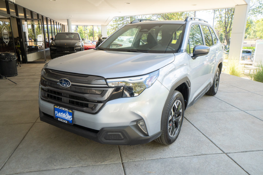 Certified 2025 Subaru Forester Premium AWD/4WD image 3