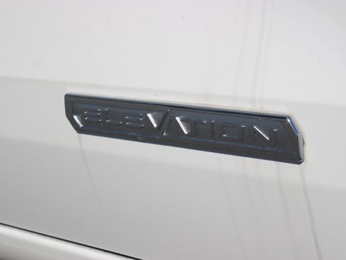 New 2025 GMC Canyon Elevation w/ Convenience Package image 17