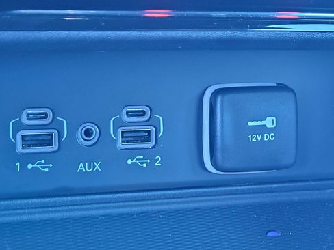 New 2025 Jeep Grand Cherokee Altitude image 19