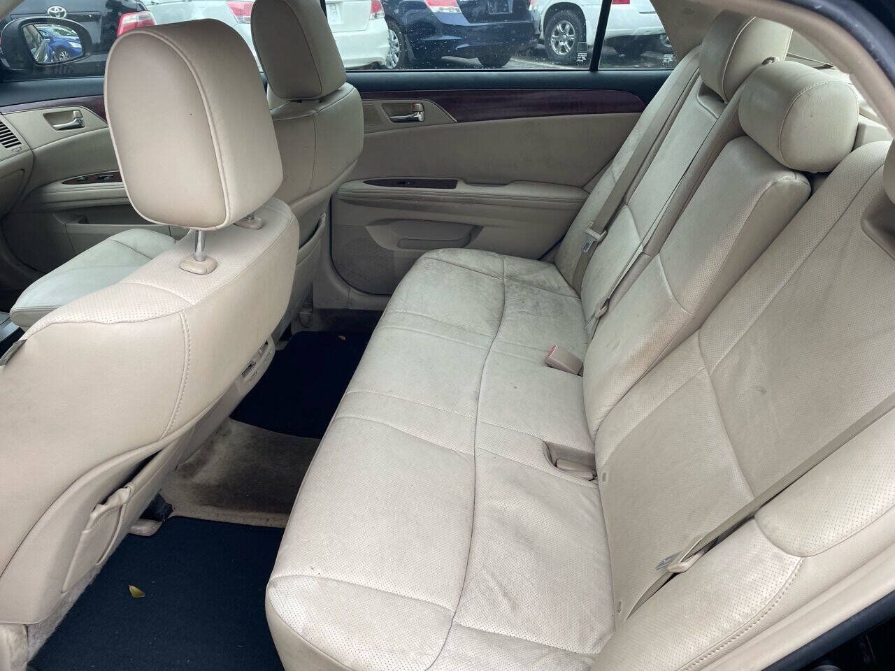 Used 2011 Toyota Avalon Limited FWD image 9
