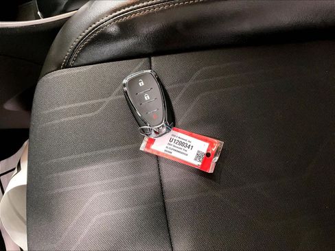 Used 2022 Chevrolet Trax LT w/ Driver Confidence Package AWD/4WD image 29