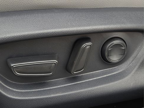 New 2026 Toyota Camry SE FWD image 19