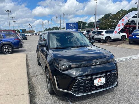 Used 2023 Kia Soul GT-Line FWD image 2