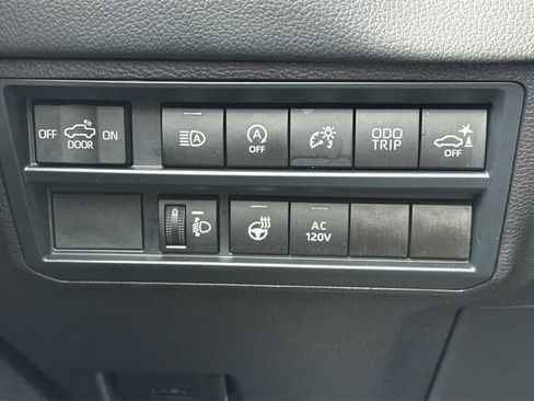 Used 2025 Toyota Tundra Limited image 32