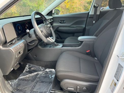 Used 2025 Hyundai Kona SEL image 22