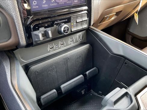 Used 2025 RAM 1500 Limited w/ Trailer Tow Group image 32