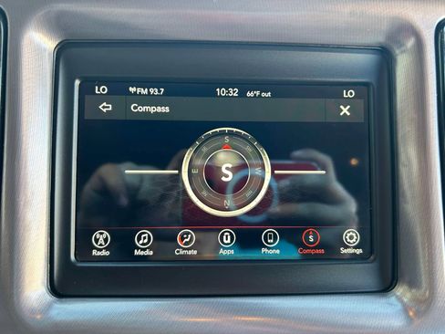 Used 2019 Dodge Challenger SXT image 12