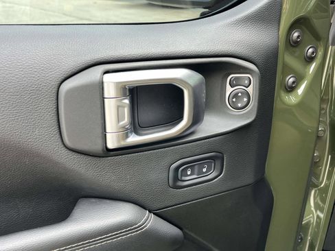 Used 2022 Jeep Wrangler Unlimited Sahara w/ Safety Group image 8