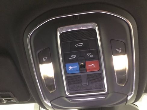 Used 2024 Jeep Grand Cherokee Limited AWD/4WD image 40