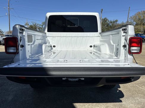 New 2026 Jeep Gladiator Sport image 6