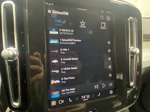 Used 2025 Volvo XC40 B5 Core image 21