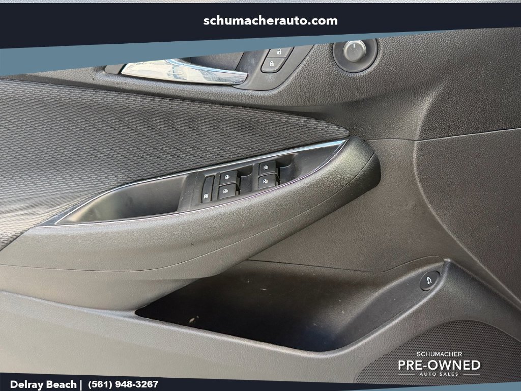 Used 2019 Chevrolet Cruze LT w/ RS Package FWD image 26