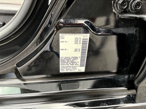 Used 2023 Nissan Altima 2.5 SV w/ SV Premium Package FWD image 19