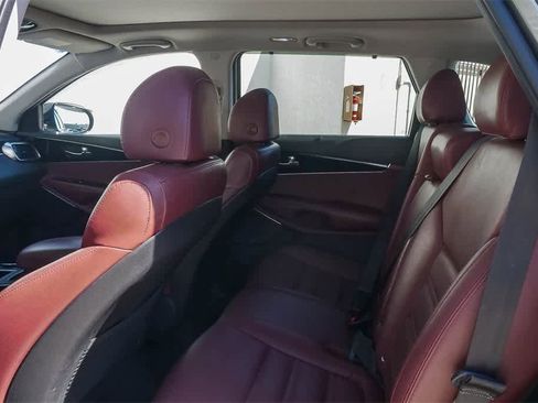 Used 2018 Kia Sorento SX image 15