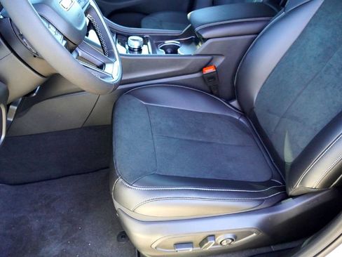 New 2025 Jeep Grand Cherokee L Altitude image 10