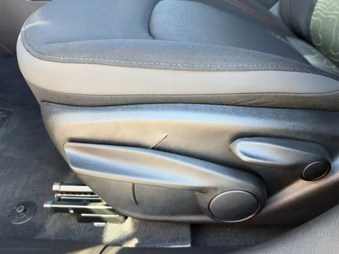 Used 2023 Jeep Renegade Trailhawk image 21