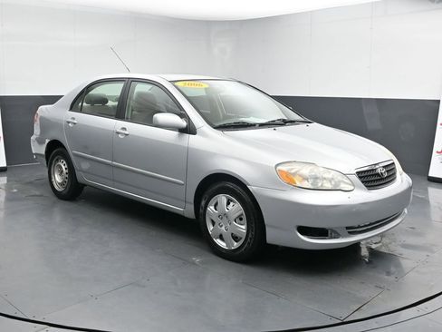 Used 2006 Toyota Corolla LE image 2