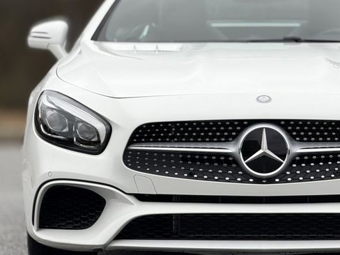 Used 2017 Mercedes-Benz SL 550 image 13