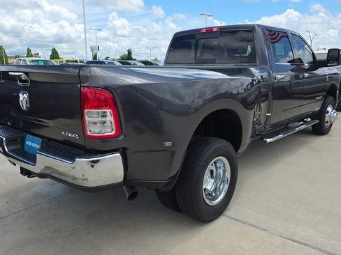 Used 2024 RAM 3500 Tradesman w/ Chrome Appearance Group AWD/4WD image 5