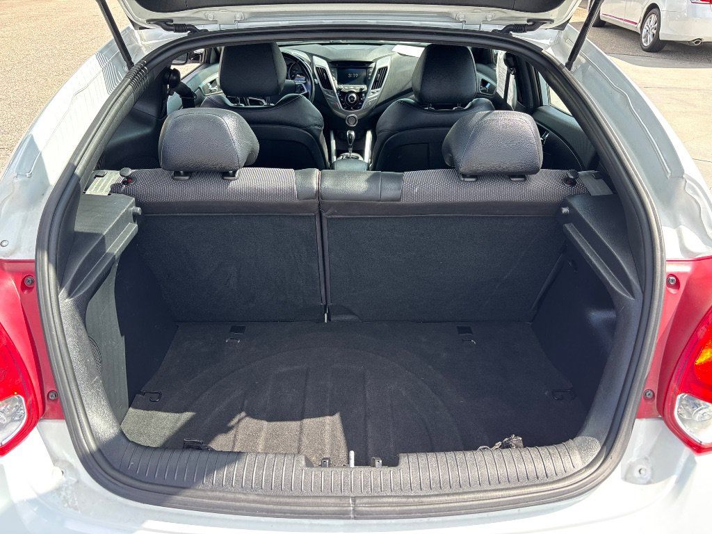 Used 2016 Hyundai Veloster w/ Option Group 02 FWD image 18