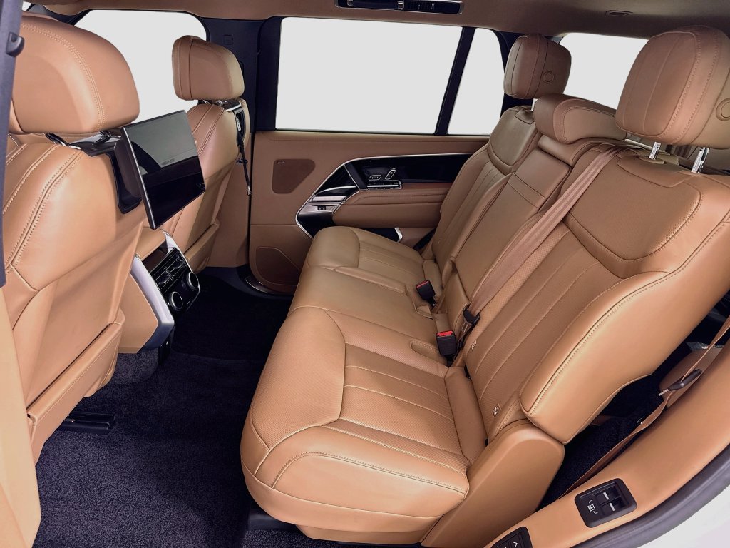 Certified 2025 Land Rover Range Rover Long Wheelbase SE AWD/4WD image 20