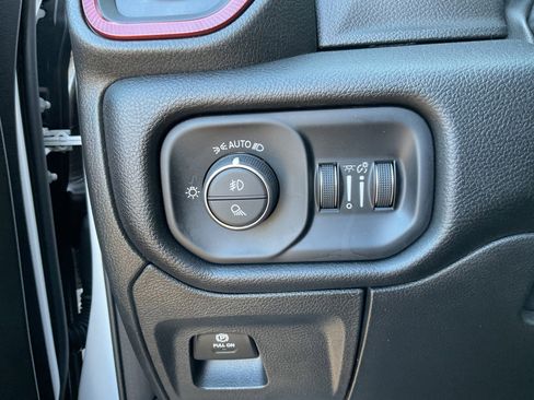 Used 2025 RAM 1500 Rebel image 30