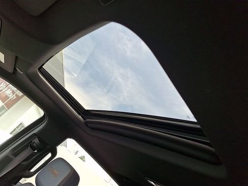 Used 2023 Chevrolet Silverado 1500 High Country w/ Technology Package image 11