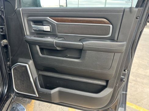 Used 2022 RAM 2500 Laramie w/ Chrome Appearance Group image 9