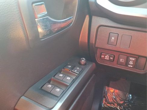 Certified 2021 Toyota Tacoma TRD Off-Road w/ TRD Premium Off Road Package AWD/4WD image 21