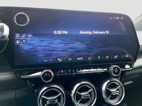 Used 2024 Chevrolet Blazer EV LT image 14