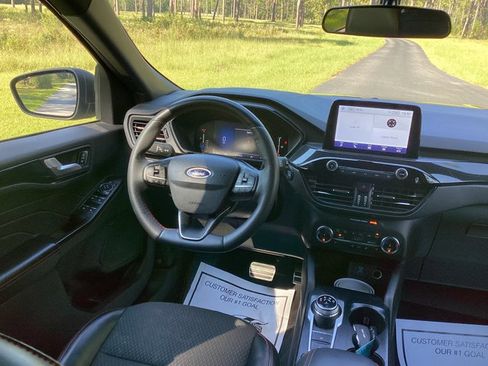 Used 2023 Ford Escape ST-Line image 12