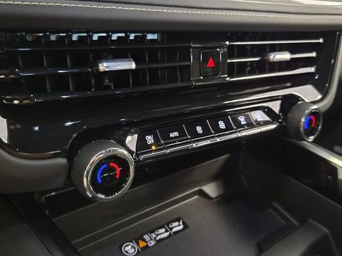 Used 2025 Chevrolet Tahoe Premier w/ Sun And Tow Package RWD image 23