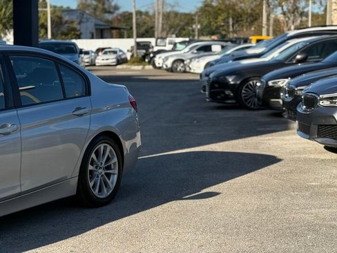 Used 2018 BMW 320i Sedan image 2