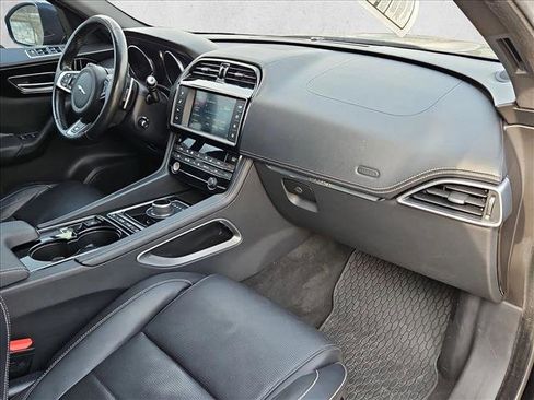 Used 2017 Jaguar F-PACE S image 23