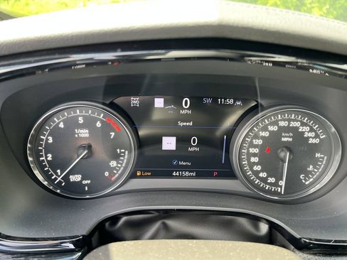 Used 2023 Cadillac XT5 Premium Luxury w/ Technology Package AWD/4WD image 16