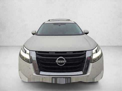 Used 2024 Nissan Pathfinder Platinum AWD/4WD image 2
