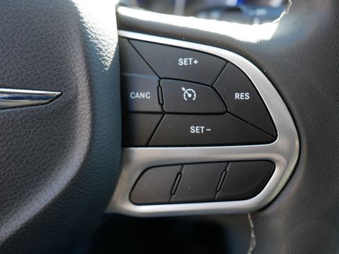 Used 2022 Chrysler Voyager LX image 29