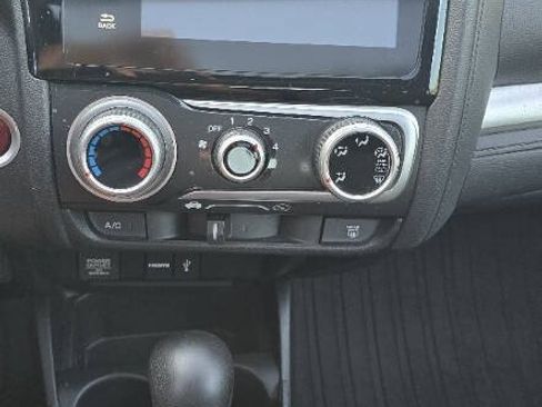 Used 2015 Honda Fit EX image 34