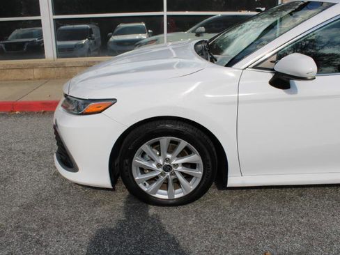 Used 2021 Toyota Camry LE image 24