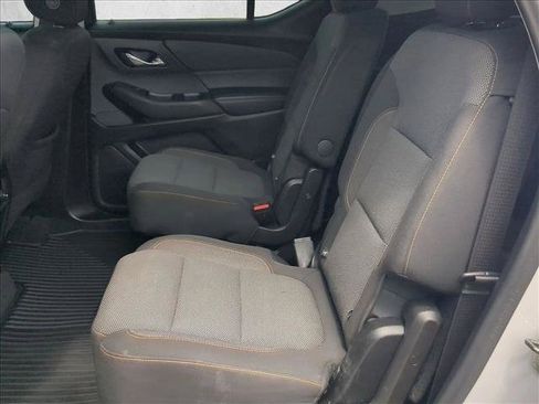 Used 2021 Chevrolet Traverse LT FWD image 17