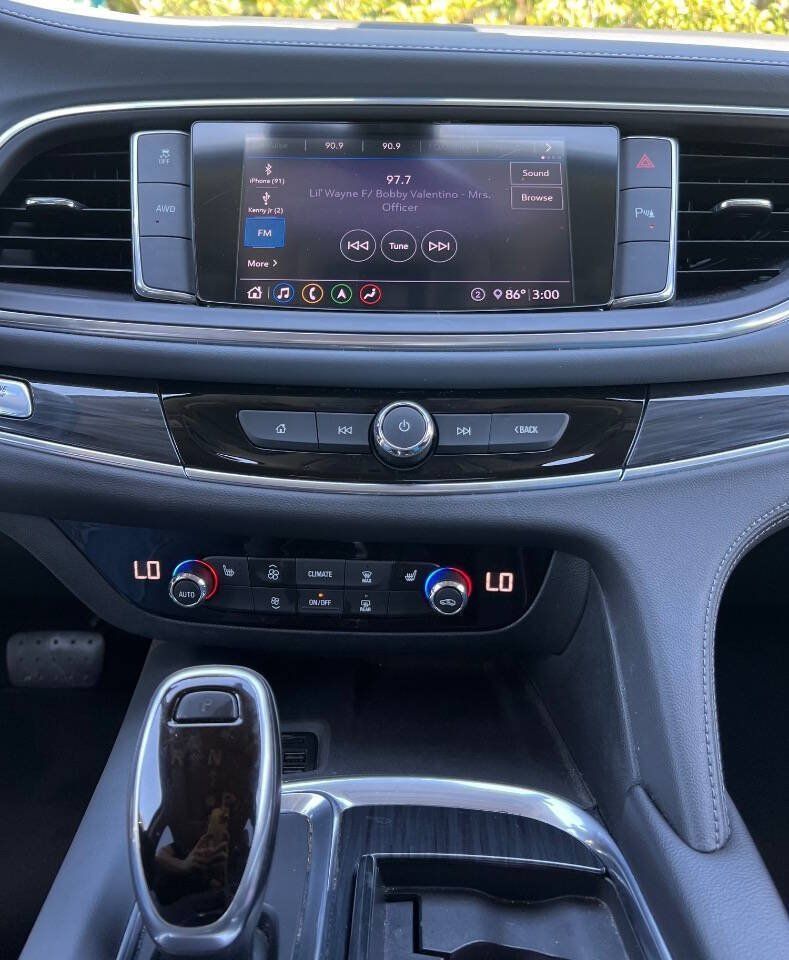 Used 2020 Buick Enclave Essence w/ Sound and Sites Package AWD/4WD image 25