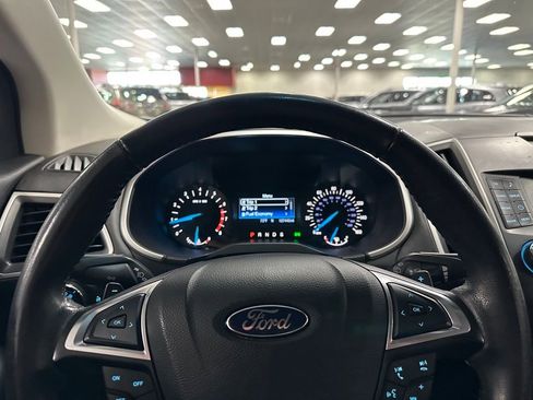 Used 2017 Ford Edge SEL image 17