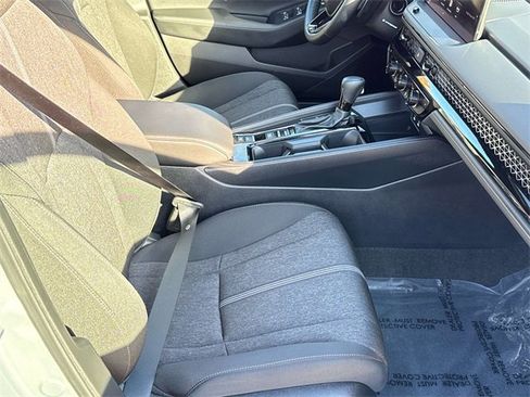 Certified 2025 Honda Accord Sport image 7