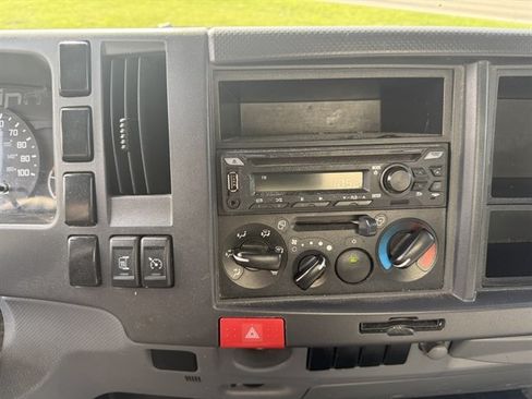 Used 2019 Isuzu NPR RWD image 15