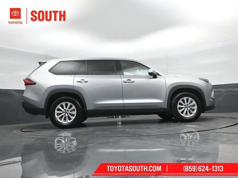 Used 2024 Toyota Grand Highlander AWD image 43