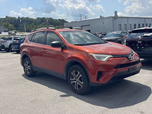 Used 2016 Toyota RAV4 LE AWD/4WD image 1