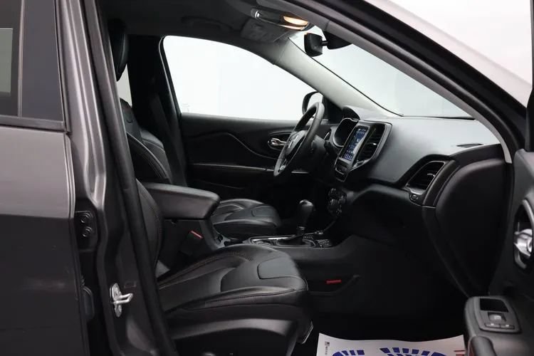 Used 2022 Jeep Cherokee Trailhawk w/ Premium Leather Package AWD/4WD image 17