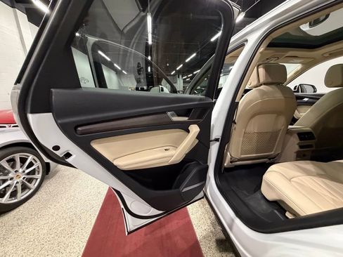 Used 2021 Audi Q5 2.0T Premium Plus w/ Premium Plus Package AWD/4WD image 27