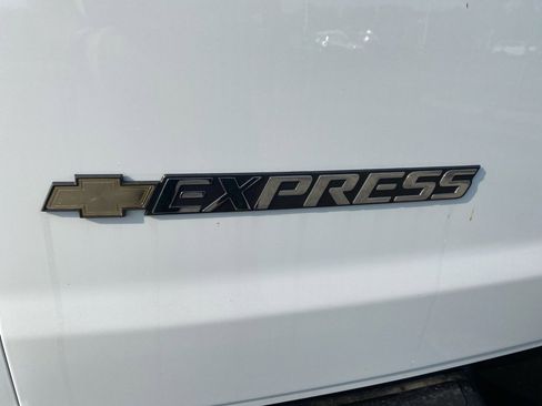 New 2025 Chevrolet Express 3500 w/ Driver Convenience Package image 17