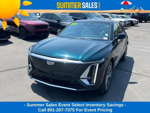 Used 2024 Cadillac Lyriq Luxury AWD/4WD image 2
